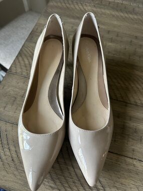 Calvin Klein Women's Beige Patent Pointed-Toe Pumps